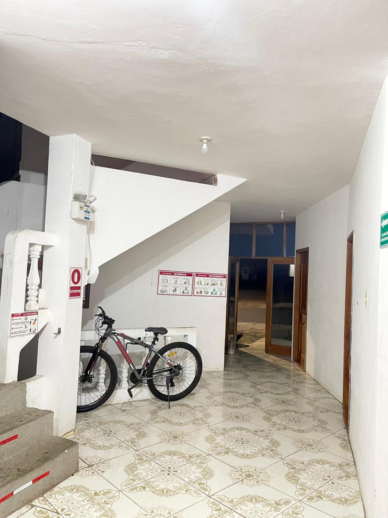 Hostal Vista Al Mar 호텔 푸에르토 바케리조 모레노 외부 사진