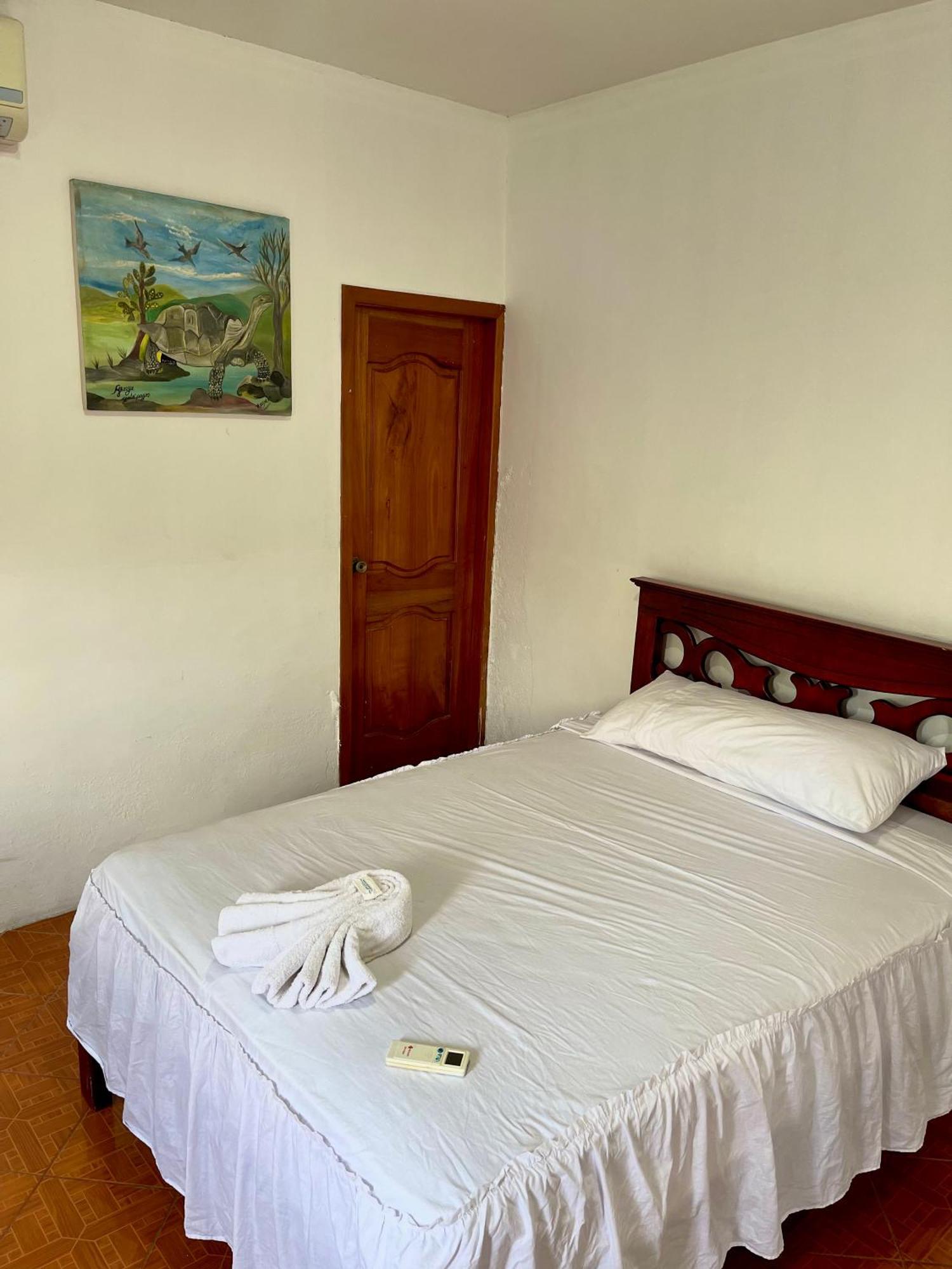 Hostal Vista Al Mar 호텔 푸에르토 바케리조 모레노 외부 사진