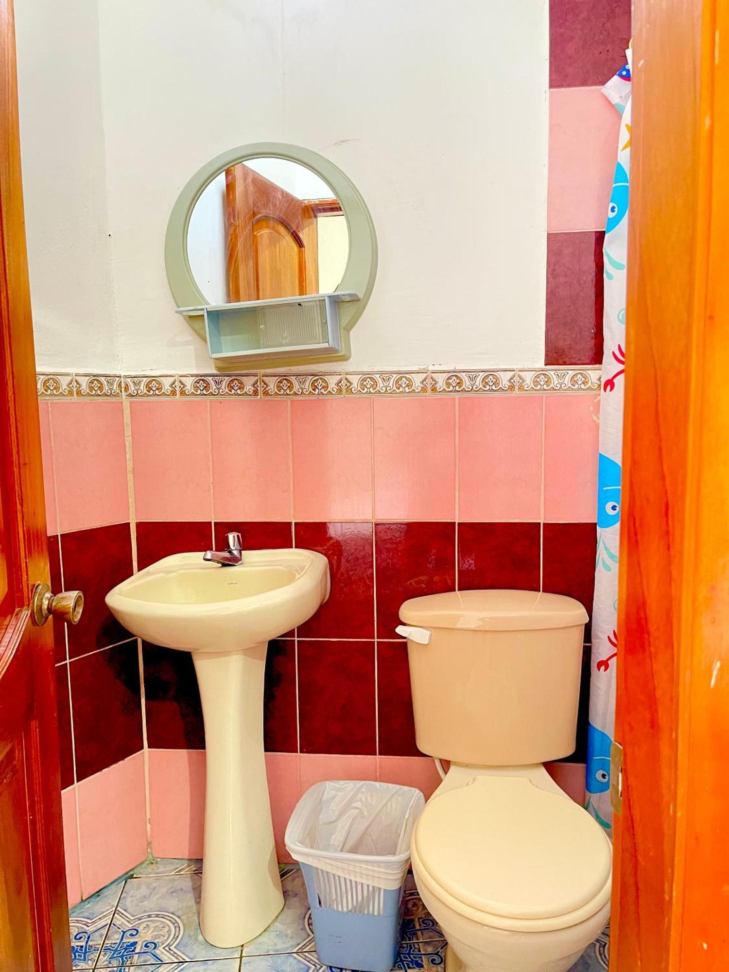 Hostal Vista Al Mar 호텔 푸에르토 바케리조 모레노 외부 사진